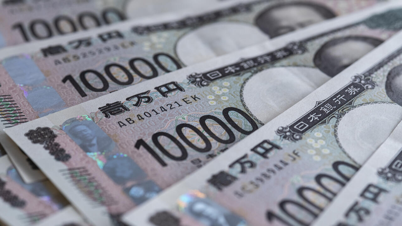 Japanese shares gain on weaker yen after Christmas break